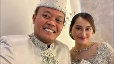 ‘Happy Wedding Day’, Sule dan Memes Prameswari Mesra Pakai Baju Pengantin: Beneran Nikah Lagi?