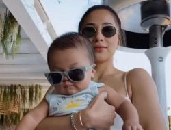 Gaya Parenting Nikita Willy Tuai Decak Kagum, Sampai Sewa Trainer untuk Baby Izz