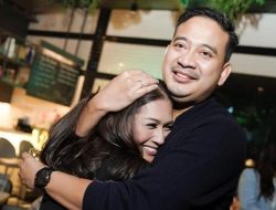 10 Potret Kemesraan Tata Janeeta dan Brotoseno, Baru Rayakan Anniversary Ke-2