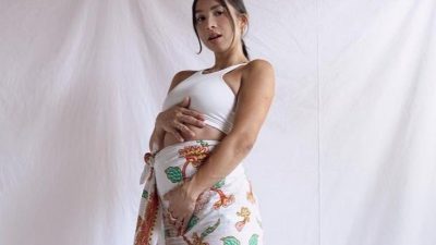 11 Potret Seleb Rayakan Hari Batik: Jennifer Bachdim, Raline Shah, hingga Yuki Kato