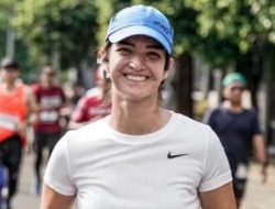 10 Momen Nia Ramadhani Ikut Half Marathon, Heboh Banget Didukung Suami dan Anak-anak
