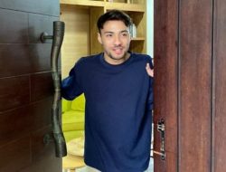 10 Potret Rumah Refal Hady dengan Vibes Bali, Dijamin Bikin Betah!