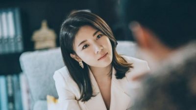 9 Pesona Ha Ji Won di Curtain Call, Jadi Hotelier Cantik dan Terampil yang Bikin Kepincut