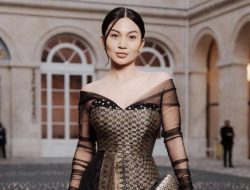 Bagikan Perasaan Saat Jadi Model Paris Fashion Weeek, Ariel Tatum: Luar Biasa Emosional!