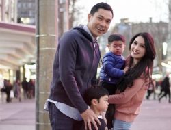 Sandra Dewi Mendadak ‘Lunglai’ saat Bermesraan sama Suami, Reaksi Anak Bikin Candu