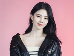 Han So Hee Ketemu Bella Hadid di Paris, Kayak Bestie!