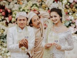 7 Momen Pernikahan Anak Epy Kusnandar, Pose Kocak Sang Ayah Bikin Seru