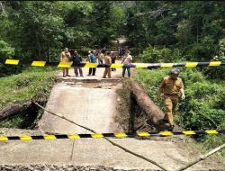 Jembatan Penghubung Antarkecamatan di Barito Utara Ambruk