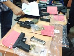 Penampakan Barang Bukti 4 Pistol, 1 Laras Panjang hingga Peluru Kasus Ferdy Sambo