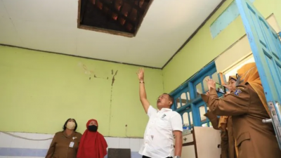 Wawali Surabaya Minta Disdik Audit Seluruh Bangunan Sekolah