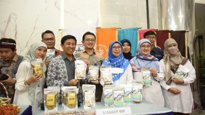 Peneliti IPB Kembangkan Makanan Sehat untuk Ternak hingga Kucing Kesayangan dari Larva BSF