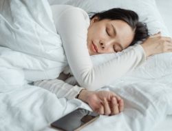 5 Tips Tingkatkan Kualitas Tidur, Fokus Manjakan Panca Indramu