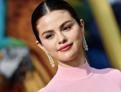 Rilis Film Dokumenter Terbaru, Selena Gomez Bagikan Kisah tentang Kesehatan Mental