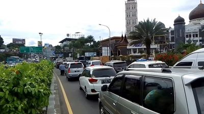 Libur Maulid Nabi, Jalur Puncak Padat Merayap