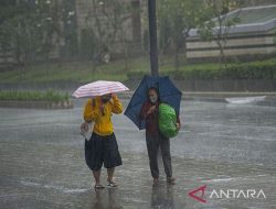 Semoga Ga Banjir, Waspada Hujan Disertai Petir di Jakbar hingga Jaksel