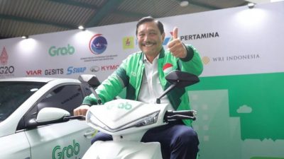 Luhut: Tahun Depan Pemerintah Wajib Pakai Kendaraan Listrik!