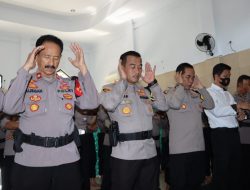 Ratusan Polisi di Cirebon Gelar Salat Gaib dan Doa Bersama untuk Korban Kanjuruhan