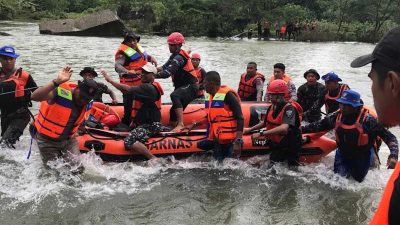 Kapal Terbakar, 98 Penumpang dan ABK Motor Eno Karang Berhasil Dievakuasi