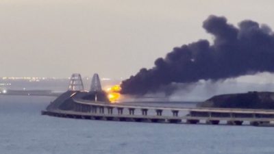 Gawat! Jembatan Penghubung Rusia-Krimea Dihantam Ledakan Hebat