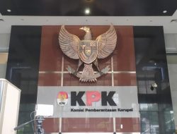 KPK Jangan Takut Bidik Lukas Enembe dan Kroninya