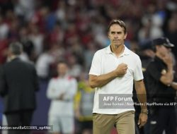 Dipecundangi Dortmund, Sevilla Pecat Lopetegui