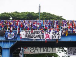 Aksi Aremania Gantung Syal, Tuntut Tragedi Kanjuruhan Diusut Tuntas