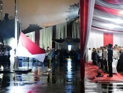 Momen Jokowi Pimpin Upacara Parade Senja Kemenhan