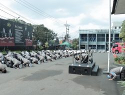 Memohon Ampun, Polisi di Malang Sujud Massal Atas Tragedi Kanjuruhan