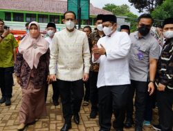 Meski Madrasah di Bawah Kemenag, Nadiem Beri Bantuan Korban Banjir MTsN 19 Jakarta