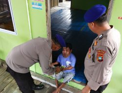 Wujud Peduli Terhadap Korban Bencana Alam Puting Beliung Jajaran Polres Bintan Polda Kepri Berikan Bantuan Sosial