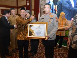 Polda Kepri Terima Anugerah Keterbukaan Informasi Publik Tahun 2022