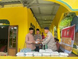 Kapolres Kepulauan Anambas, AKBP Syafrudin Semidang Sakti, S.I.K. Berbagi Nasi Kotak Jum’at Berkah