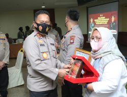 Kapolda Kepri Beri Piagam Penghargaan Kepada Anggota Polri Berprestasi, Organisasi Profesi dan Insan Pers