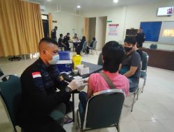 Satuan Brimob Polda Kepri Menggelar Pelayanan Vaksinasi Massal Untuk Masyarakat