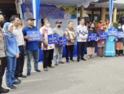 Kapolsek Lubuk Baja Pimpin Pengamanan Penyaluran BLT BBM di  Depan Hotel Utama Lubuk Baja Kota Batam