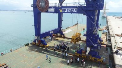 Pelabuhan Batu Ampar Semakin Modern, BP Batam Datangkan STS Crane