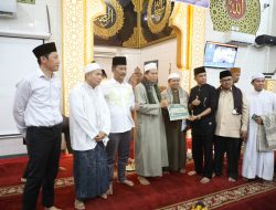 Muhammad Rudi Serahkan Bantuan Pembangunan Masjid di Bengkong, Ajak Masyarakat Makmurkan Rumah Ibadah