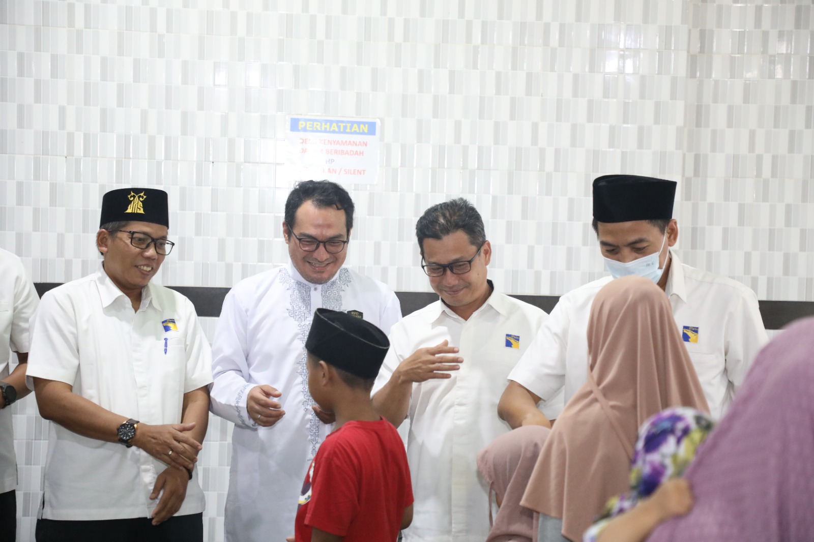 BP Batam Salurkan Bantuan Operasional Masjid dan Santunan Anak Yatim di Masjid Sabilil Huda (Foto : hms)