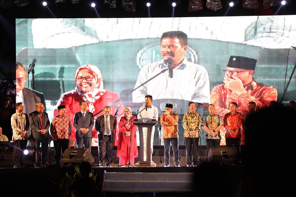 Kepala BP Batam Muhammad Rudi hadiri perayaan Paskah Oikumene Umat Kristiani se-Kota Batam di Stadion Tumenggung Abdul Jamal, Sabtu (13/5/2023) malam. (hms)