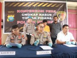 Kapolsek Nongsa Gelar Konferensi Pers Pencabulan dan Persetubuhan Terhadap Anak di Bawah Umur oleh Ayah Tiri
