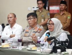 DPMPTSP Kota Batam dan DPMPTSP Prov. Kepri Bersama dengan Instansi Terkait melaksanakan Konferensi Pers Tentang Perizinan Arena Permainan di Kota Batam