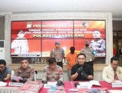 Kasat Reskrim Polresta Barelang Gelar Konferensi Pers Ungkap Pelaku Sodomi Pencabulan Anak Dibawah Umur