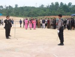 Kapolresta Barelang Pimpin Upacara Pemakaman Secara Dinasan  Personil Polresta Barelang