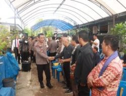 Kapolresta Barelang Melayat Ke Rumah Duka Almarhum Personil Polresta Barelang yang Meninggal Dunia Karena Sakit