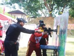 Kapolresta Barelang Raih Juara 1 Lomba Menembak Perorangan Executif Dalam Rangka Olahraga Bersama Hari Bhayangkara Ke-77 di Polda Kepri