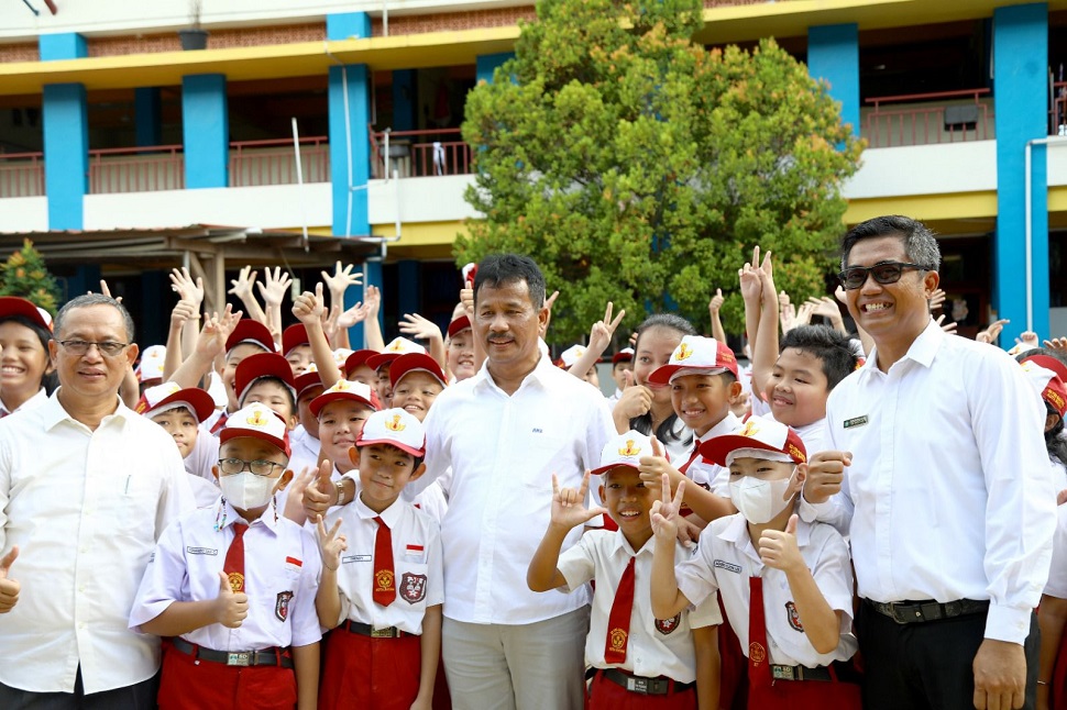 Wujudkan Indonesia Emas 2045, Kepala BP Batam Berikan Motivasi ke Sekolah (Foto : hms)