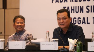 Muhammad Rudi menyampaikan progres pengembangan infrastruktur Batam dalam kunjungan kerja Komisi VI DPR RI (Foto : hms)