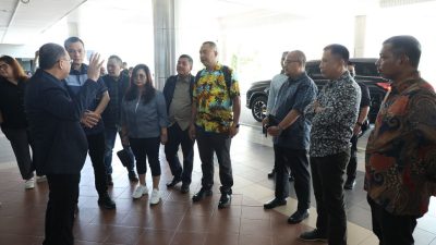 Komisi VI DPR RI dalam kunjungan kerjanya ke Kota Batam, melakukan peninjauan fasilitas, layanan dan rencana pembangunan Bandara Internasional Hang Nadim (Foto : hms)