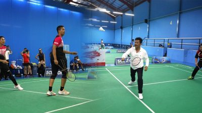 Perkuat Hubungan Bilateral, Kepala BP Batam Badminton Bersama Menteri Singapura