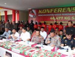 Kapolda Kepri Gelar Konferensi Pers Pengungkapan Narkotika Jenis Sabu Seberat 46,477 KG Serta Pemusnahan Barang Bukti Narkotika Jenis Sabu seberat 10,727 KG